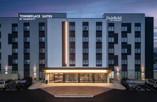 Oakley Hotel | Fairfield by Marriott Inn & Suites Cincinnati Oakley