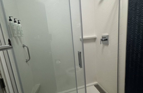 New Paris Hotel | Fairfield Inn by Marriott Richmond