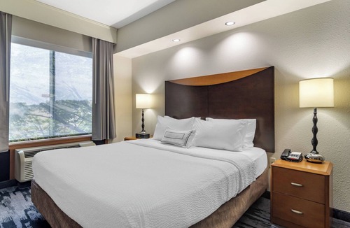 Commerce Hotel | Fairfield Inn & Suites by Marriott Commerce