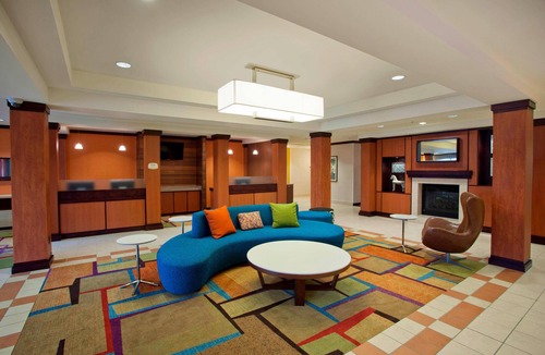 Romulus Hotel | Fairfield Inn & Suites by Marriott Detroit Metro Airport Romulus