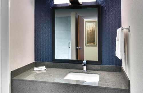 Steeles Industrial Hotel | Fairfield Inn & Suites by Marriott Toronto Brampton