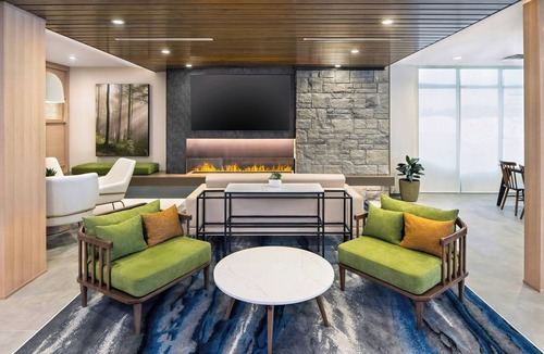 Gravenhurst Hotel | Fairfield Inn & Suites Gravenhurst Muskoka