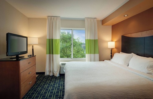 Windsor Locks Hotel | Fairfield Inn & Suites Hartford Airport