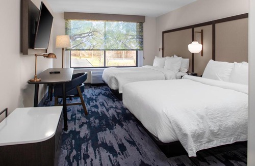 Sherwood Manor Hotel | Fairfield Inn & Suites Springfield Enfield