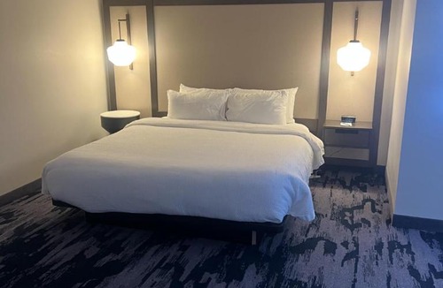 Sherwood Manor Hotel | Fairfield Inn & Suites Springfield Enfield