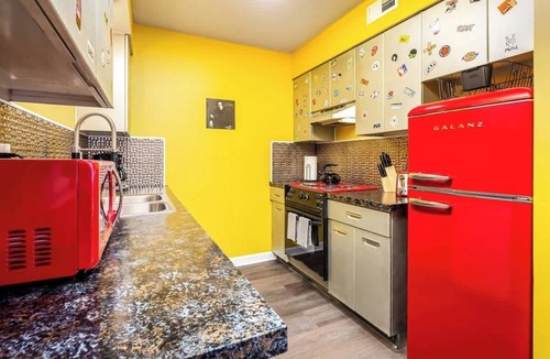 Lansing Apartment | Fairlane #5 I Gimme Shelter