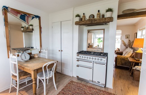 Earnley House | Fairlight - Charming coastal home on the beach