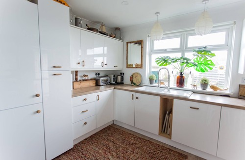 Earnley House | Fairlight - Charming coastal home on the beach
