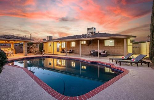 Rural-Geneva House | Fairmont Tempe home