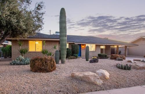 Rural-Geneva House | Fairmont Tempe home