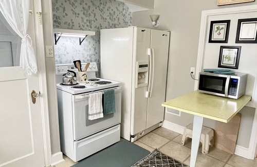 Caldwell House | “Fairview Haven,” built in 1937 is a very cozy space.