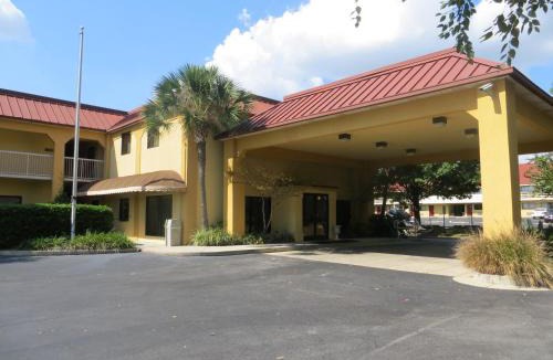 Mobile Hotel | Fairview Inn & Suites Mobile