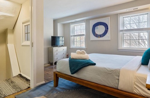 Southwark House | Fairy Tale Setting on cobblestone street, 2 bedroom home in Queen Village area