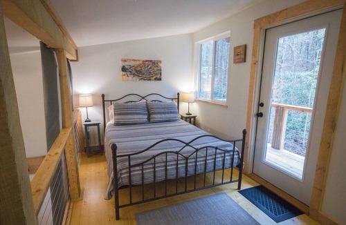 Ellijay Cabin | Fairytale SQUIRREL'S NEST cabin at Mulberry Gap in Ellijay!
