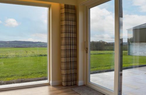 Linlithgow House | Falcon Cottage