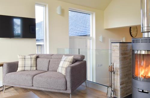 Linlithgow House | Falcon Cottage