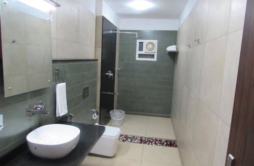 Elappara Hotel | Falcon Crest Resort