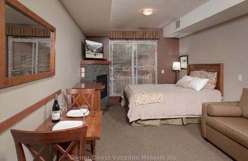 Canmore Hotel | Falcon Crest Studio