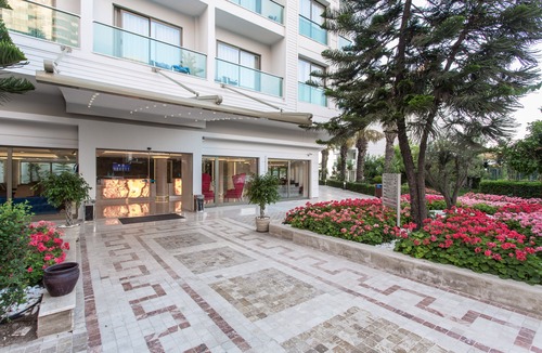 Eski Lara Hotel | Falcon Hotel