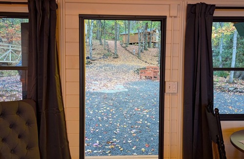 Laurel Ridge Cabin | Falcon's Perch Cabin with Long-Range Views