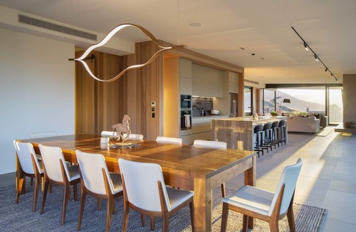 Kawarau Falls House | Falconridge - Architectural dream home on Jacks Point golf course