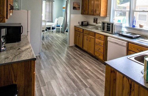 Paw Paw Lake Cottage | Fall Colors, Wineries, Breweries, Lake Michigan & Little Paw Paw Lake Beaches!