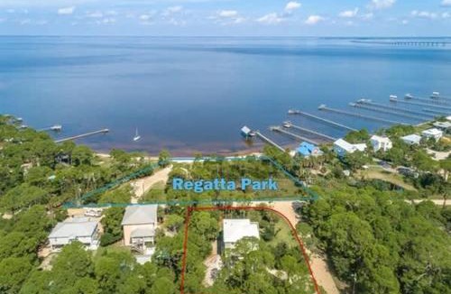 St. George Island House | FALL DISCOUNTED RATES Pet Friendly Sleeps18 ElevatorBayside St George