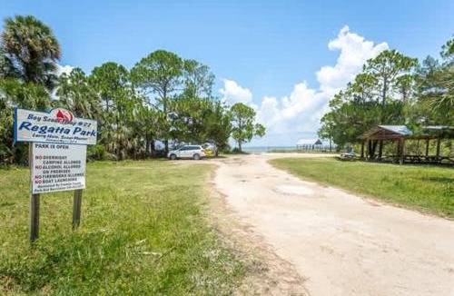 St. George Island House | FALL DISCOUNTED RATES Pet Friendly Sleeps18 ElevatorBayside St George