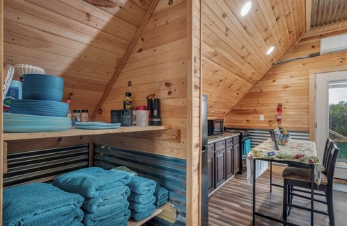 Bryant Apartment | Fall Foliage Retreat: Kayaks, Hot Tub, and Pond Deck