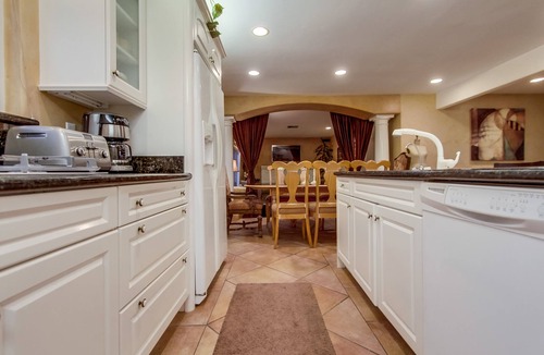 Morro Bay House | Fall is booking now! The Palms, Gorgeous, Beachside Steps to Sand, Hot Tub, Dogs