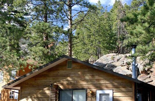 Estes Park Cabin | Fall River Cabin - dog friendly
