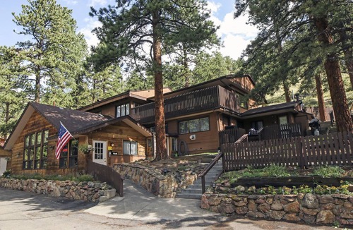 Estes Park Cabin | Fall River Cabin - dog friendly