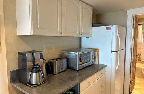 Laguna Beach Cottage | Fall/Winter stays available - Charming Beach View Cottage