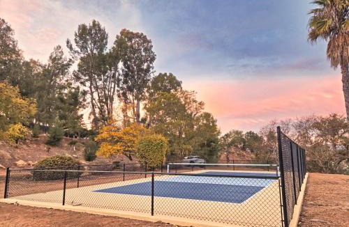 Fallbrook House | Fallbrook Hilltop Sanctuary - Pool & Pickleball