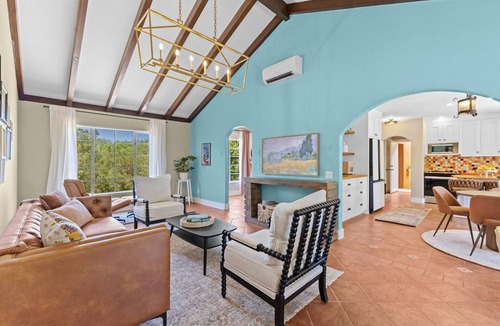 Fallbrook House | Fallbrook Retreat in the Heart San Diego Wine Country with Sauna + Cold Plunge