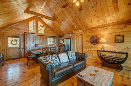 Mineral Bluff Cabin | Fallen Leaf by Escape to Blue Ridge