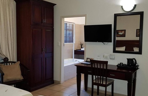 Pretoria House | Falling Feather Inn