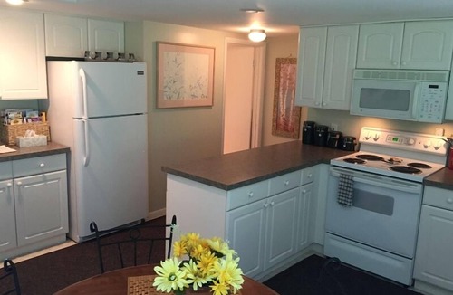 Naples Cottage | Falling Waters Retreat - Hot Tub Fire Pit Finger Lakes Escape