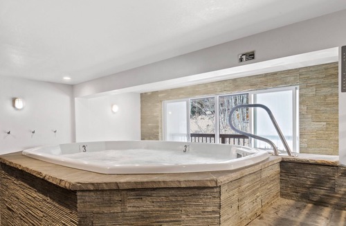 Vail Condo | Fallridge 210 - Bright One Bedroom