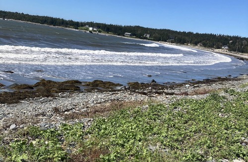 Yarmouth House | False Harbour Beach Paradise. Directly on the beach. worlds highest tides