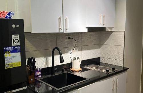 Highway Hills Hotel | Fame Residences