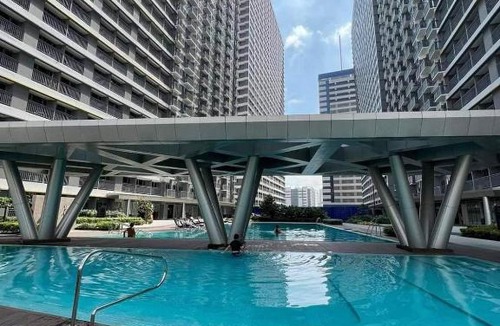 Highway Hills Hotel | Fame Residences