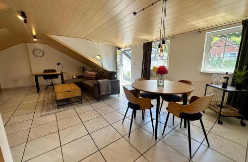Brenken Apartment | Familie oder beruflich - Dachterasse - gemütlich - Küche - Nähe Flughafen