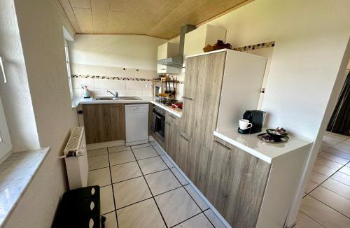 Brenken Apartment | Familie oder beruflich - Dachterasse - gemütlich - Küche - Nähe Flughafen