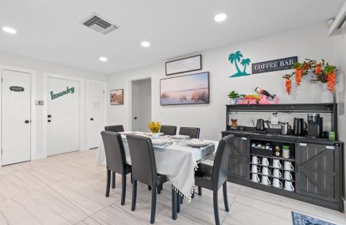Riviera Beach House | Families & Sports teams, Near Miami, Parking
