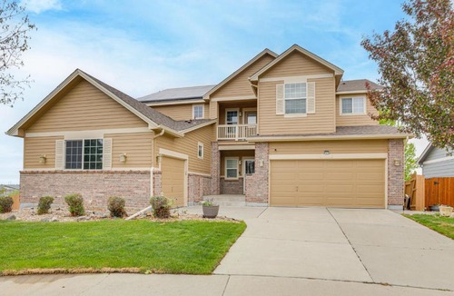 Aurora Apartment | Families Welcome! Centrally Located Aurora Escape