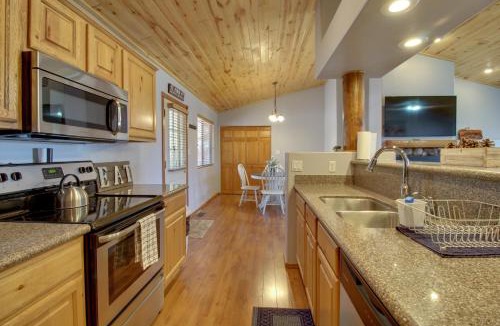 Heber House | Families Welcome! Overgaard Cabin w/Playground