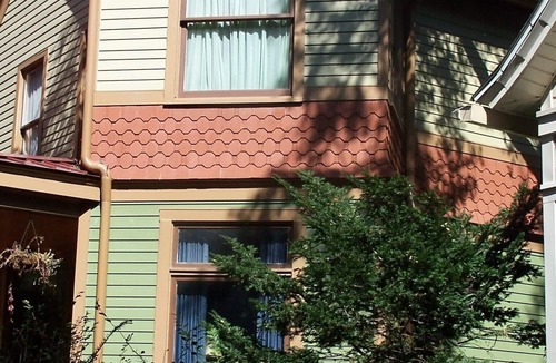 South Evanston House | Family and Pet friendly Evanston home close to Beach, The City, and Everything.