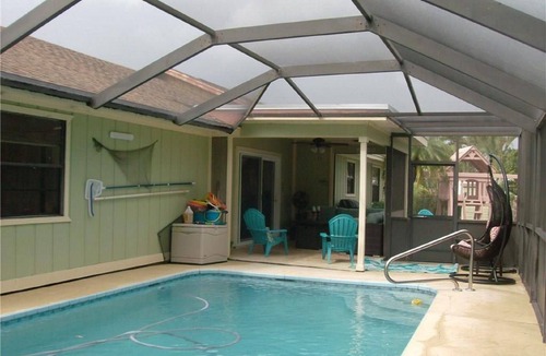 Stuart House | Family and Pet Friendly Tropical Paradise