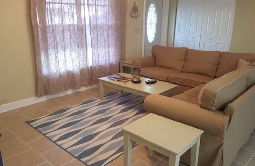 Stuart House | Family and Pet Friendly Tropical Paradise